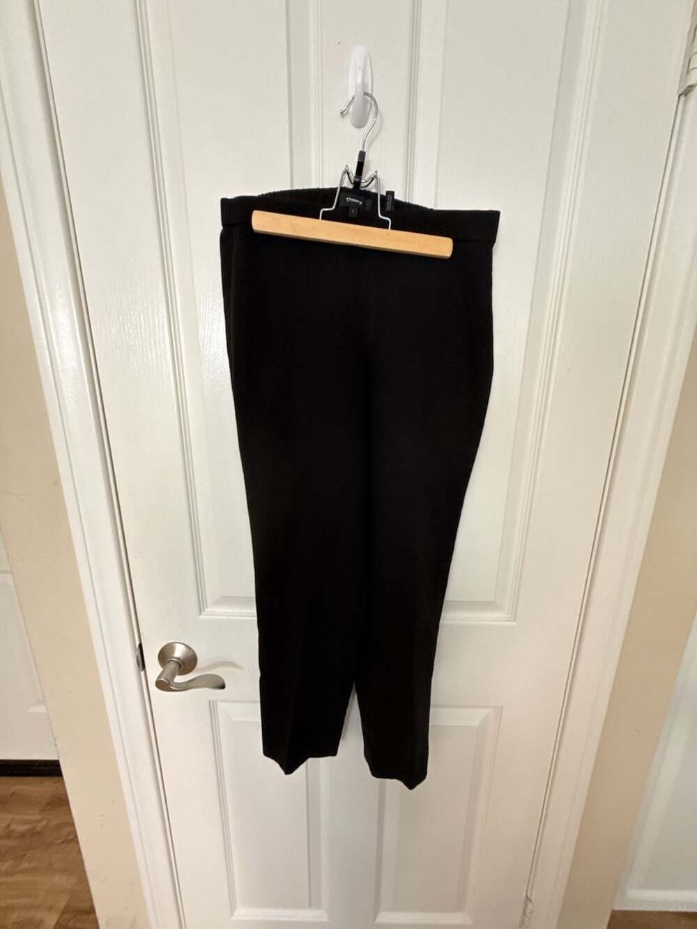 Theory Black Pull-On Tapered Trousers Size 2